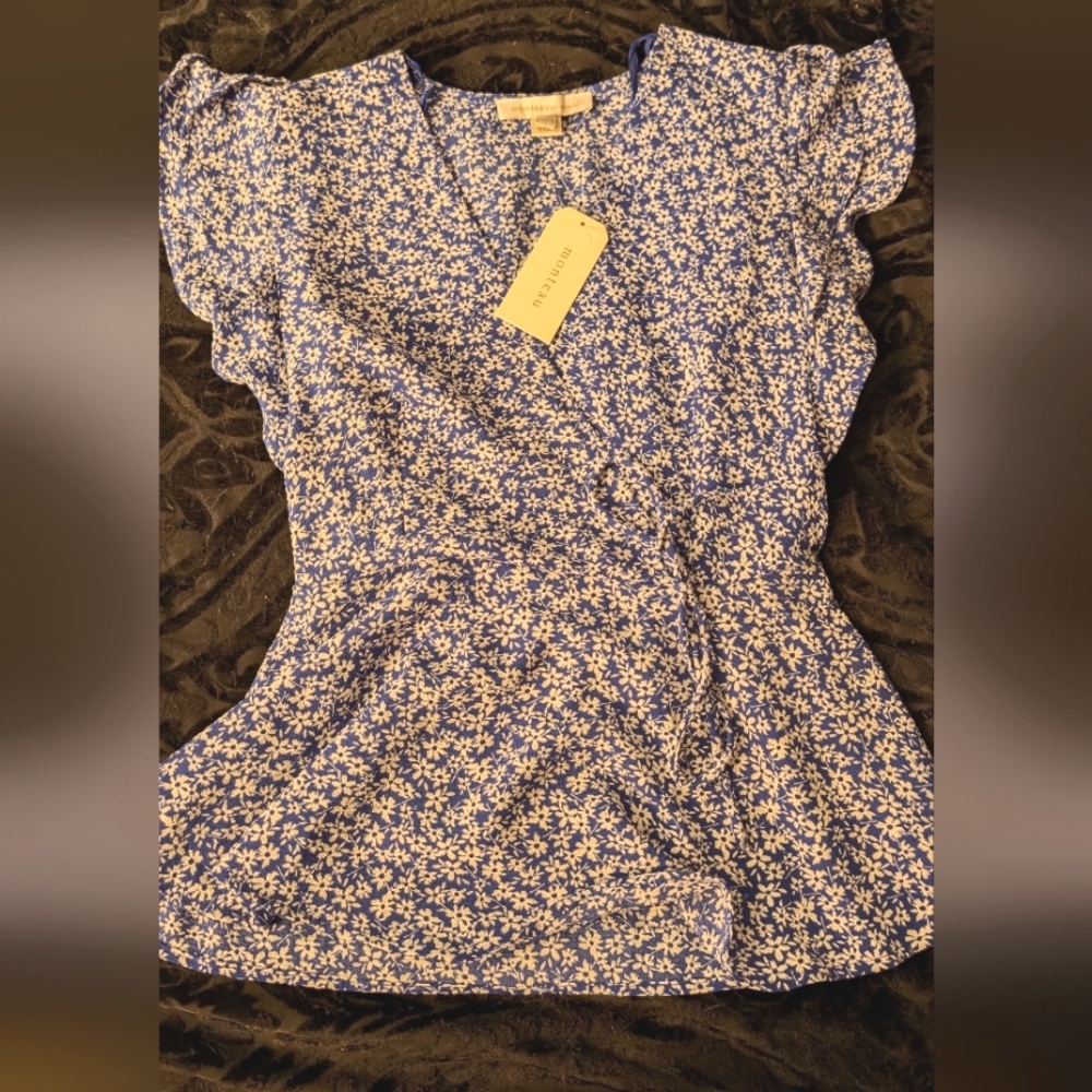 NWT Blue and White Floral Flutter Sleeve Wrap Blouse